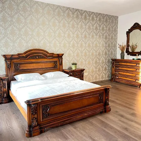 Coroni Piata Sfatului Apart Apartment Brasov