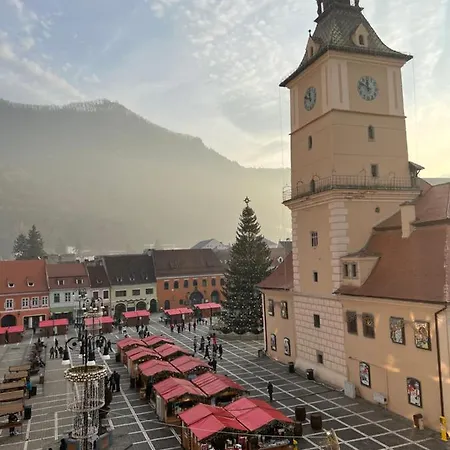 Coroni Piata Sfatului Apart Brasov
